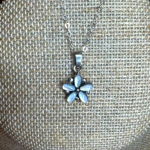 925 Silver Mother of Pearl Flower Pendant Necklace with Italian 925 chain